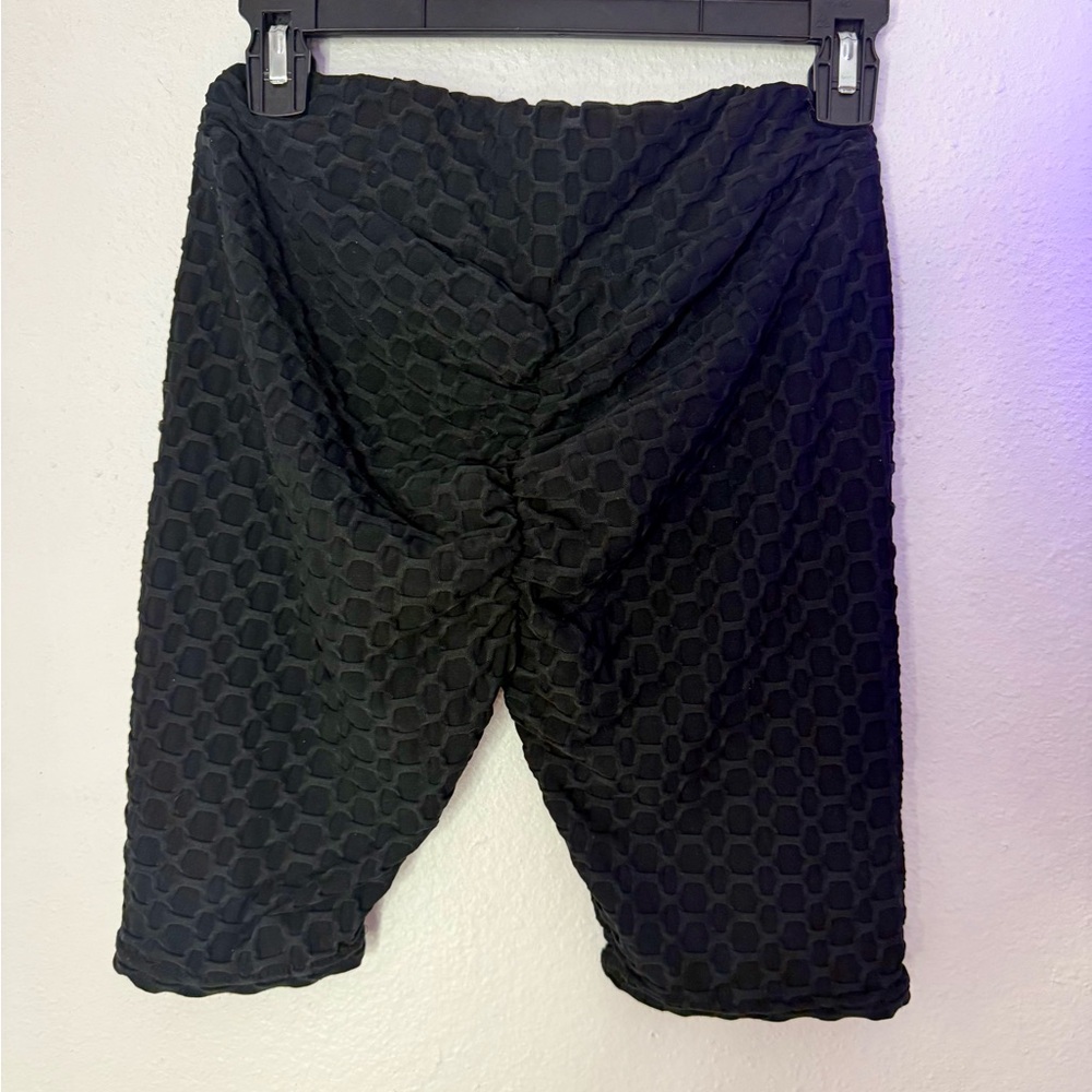 TRUE ROCK Black Quilted Shorts